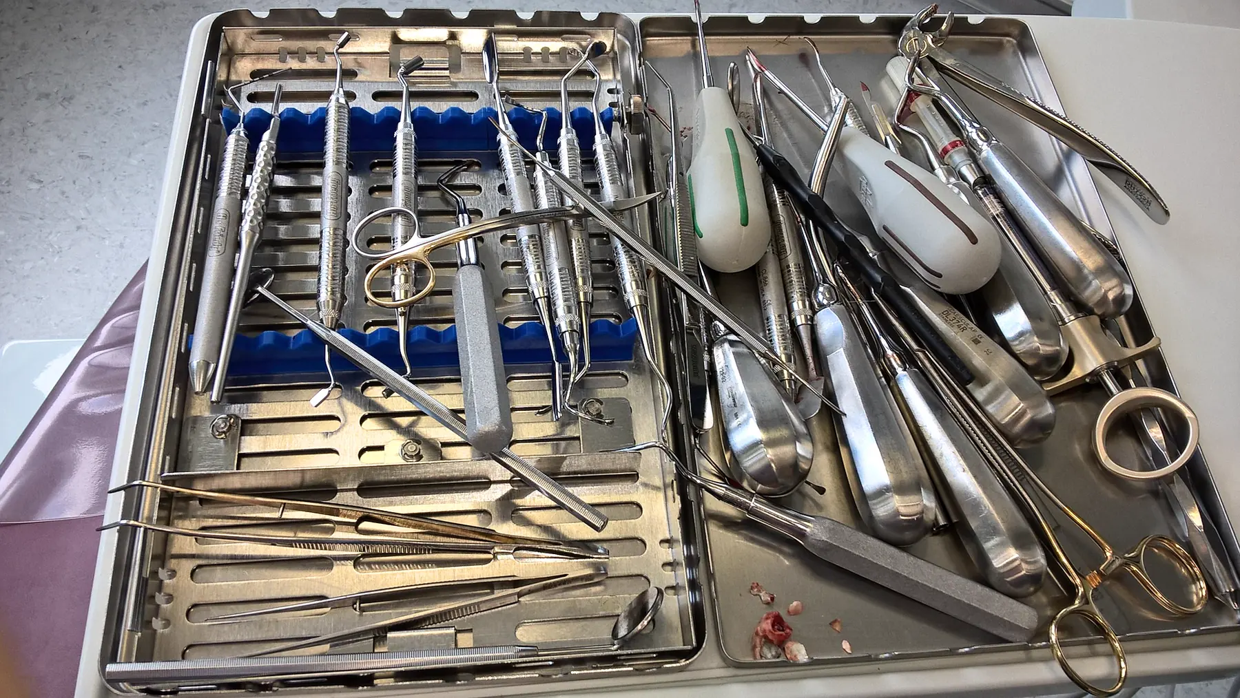 Sterilize edilmiş diş aletleri